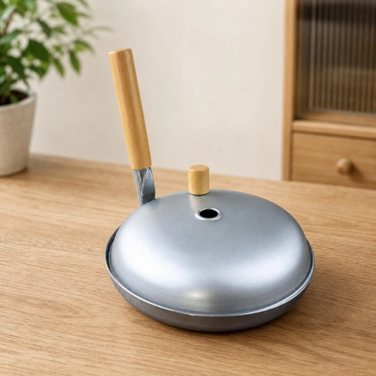 Round Flat Bottom Nonstick Frying Pan with Lid for Simmering Covered Frying on Gas