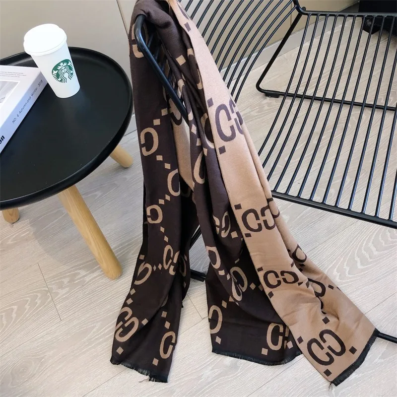 Sciarpa in cashmere CC con lettera double face da donna invernale nuova calda sciarpa scialle in lana versione coreana