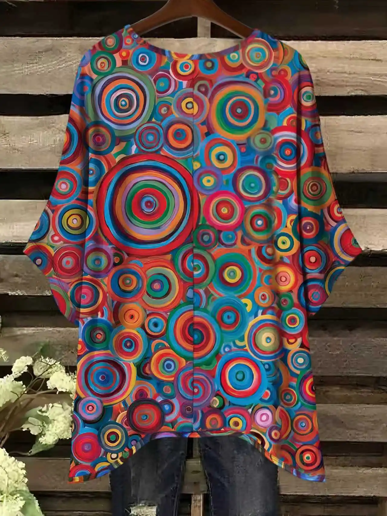 Women's Elegant Rainbow-Colored Circle Pattern Print Swallowtail Short-Sleeve T-Shirt, Casual and Comfortable for Daily Commuting, Irregular Hem - Machine Washable