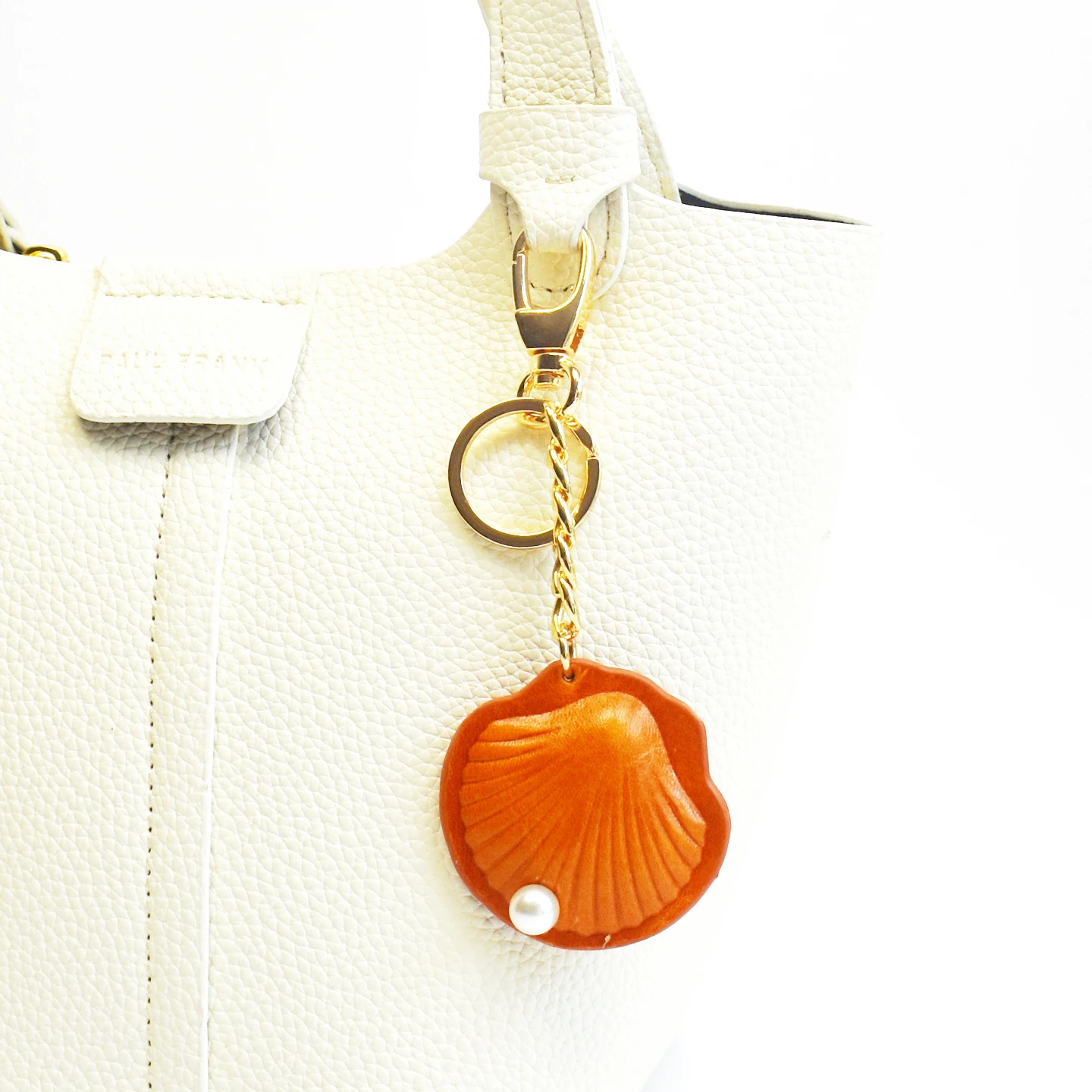 

Beautiful Handmade Shell Double-Sided Bag Pendant, Genuine Leather Pearl Keychain Car Hanging Ornament HighValue Cute Gift