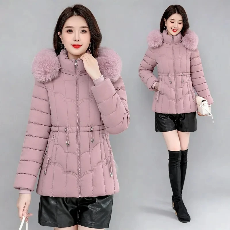 Madre di mezza età Giacca di cotone 2025 Inverno Parka delle nuove donne Grande collo di pelliccia Cappotto caldo Peluche femminile di spessore Giacche casual