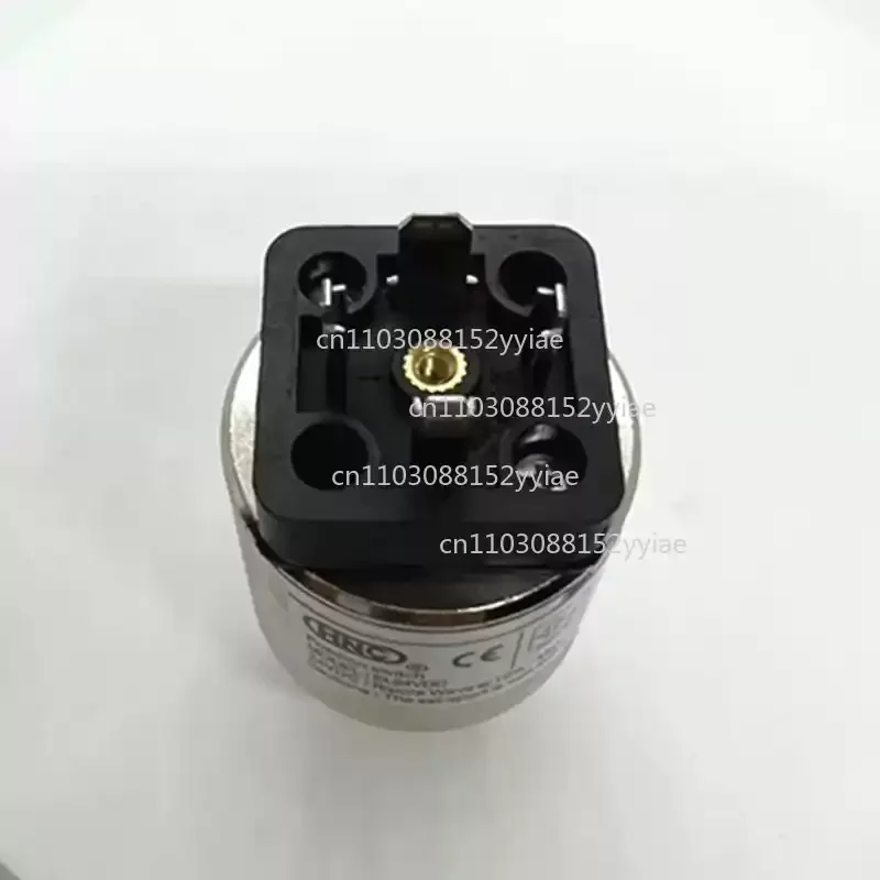 

Промышленный комплект концевых выключателей EL24VDC и QM - для систем безопасности и ограничения хода литьевых машин