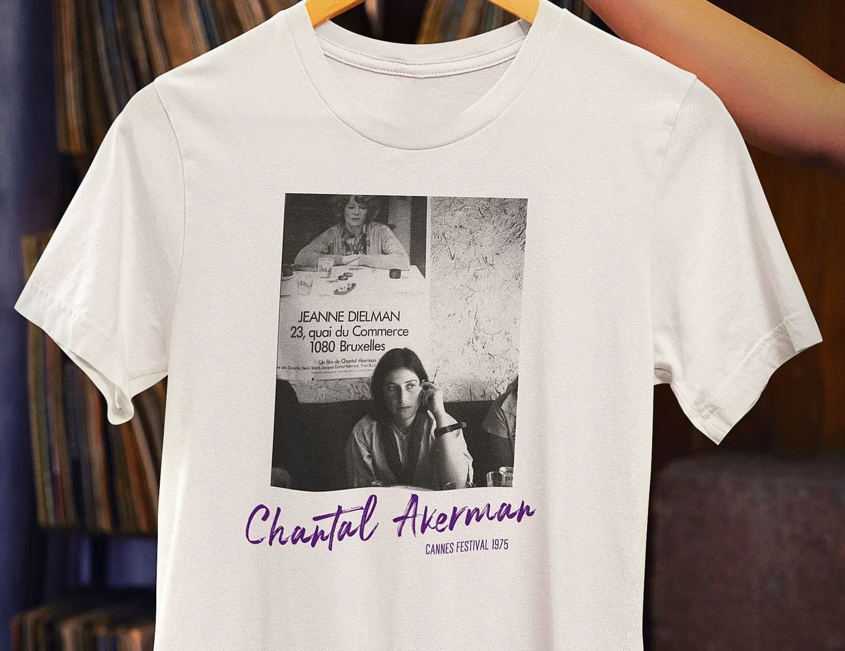 

Футболка Shantel Ackerman — классическая футболка — женская футболка с изображением кинорежиссера — повседневная одежда — уникальный подарок для любителей кино