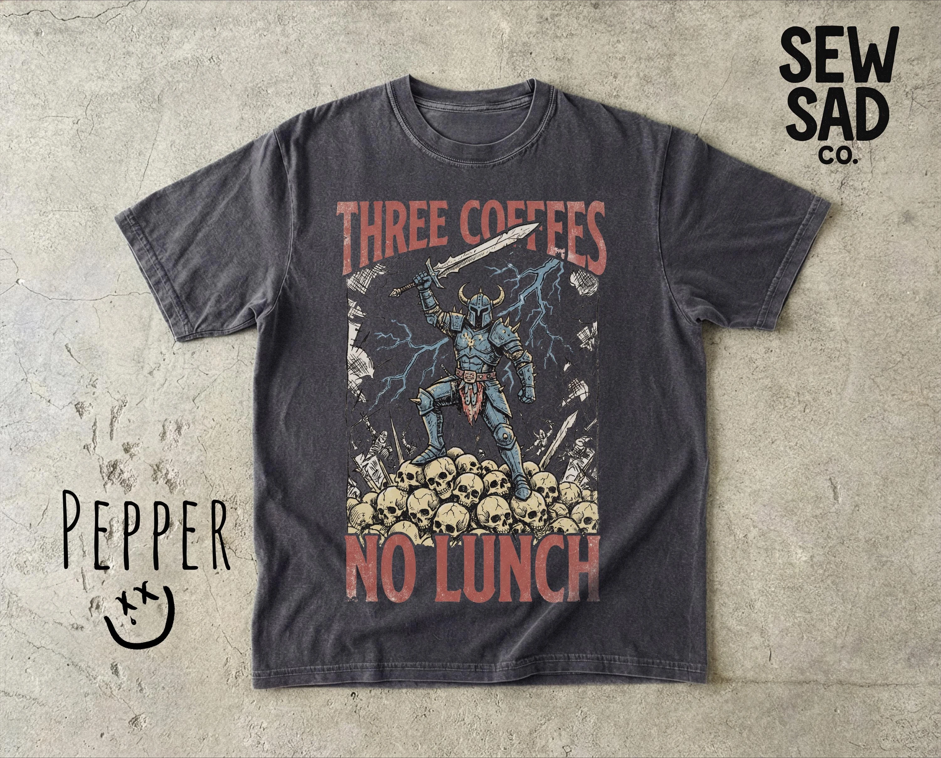 Three Coffees No Lunch Comfort Colors Shirt, lustiges Kaffee-T-Shirt, dunkles Humor-Shirt, sarkastisches Arbeits-T-Shirt, Warrior-Grafik-Shirt – Detail 6