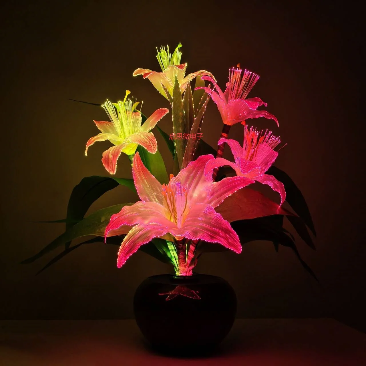 Kleurrijke verandering 5-kops kunstmatige lelie bloemen lamp Europese nep bloemboeket bruiloft thuis feestdecoratie bloemen licht