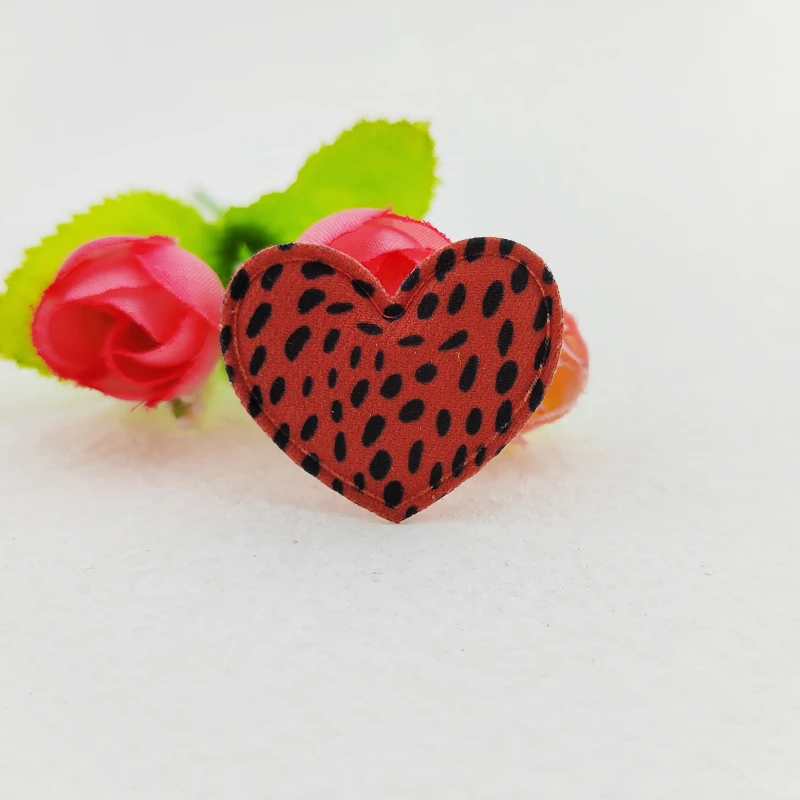 100 Stück Leoparden-Stoff-Herz-Applikationen 3,5*3CM für DIY-Nähprojekte, Kopfbedeckungen, Haarspangen, Schleifendekoration, Aufnäher für Kleidung & Hüte – Detail 2