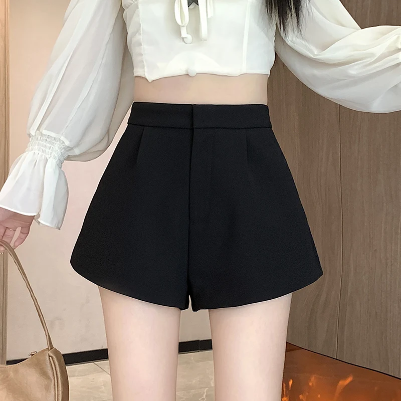 Black Fashion High Waist Casual Shorts Women 2024 New Autumn Winter A-line Wide Leg Shorts Korean Style Ladies Chic Boot Shorts