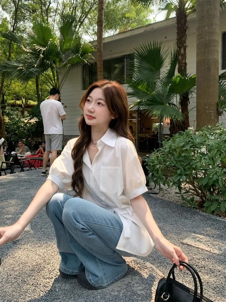 

Новейшая женская белая блузка с коротким рукавом 2026 года: летняя модная, шикарная, приталенная, стройнящая модель