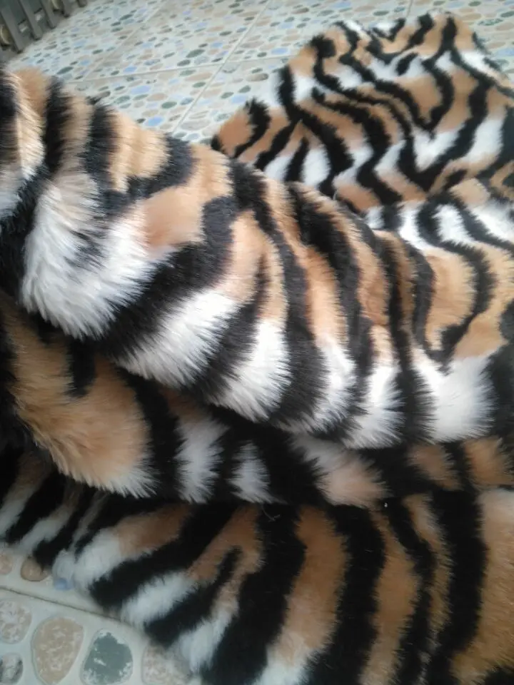 Good quality Tiger print faux fur fabric, fashion fur collar decorative plush carpet ,felt cloth counter fabric