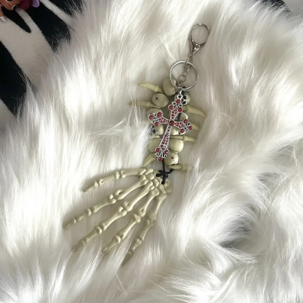 

Original Millennium Punk cross Keychain bag charms Hot Girl Retro Mini Change Card Purse Pendant Doll Cute Girl Heart Decoration