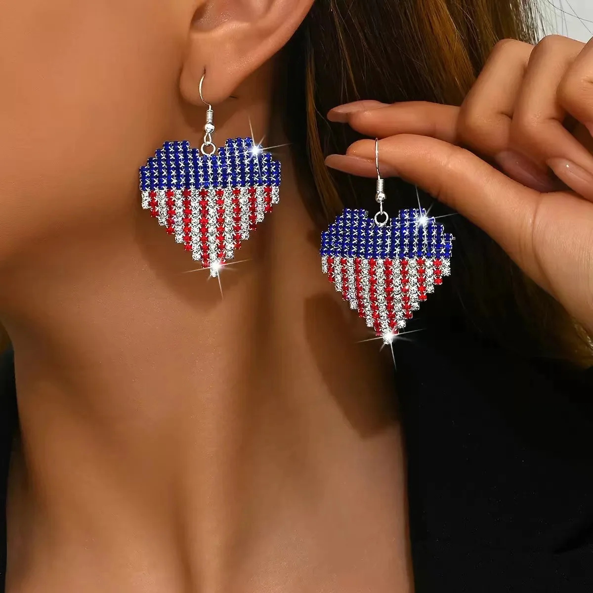 

Exquisite Jewelry Personality , Fashionable American Flag Claw Chain Earrings Personality Exaggerated Love Full Diamond Earrings