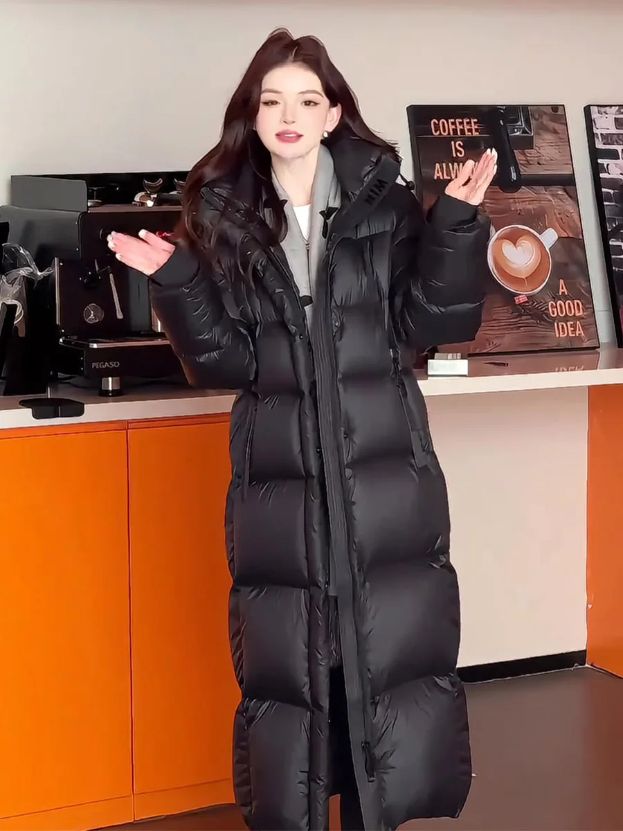 Długi płaszcz puchowy z kapturem dla kobiet, ciepły, biały, z koreańskim stylem, modny, casualowy.