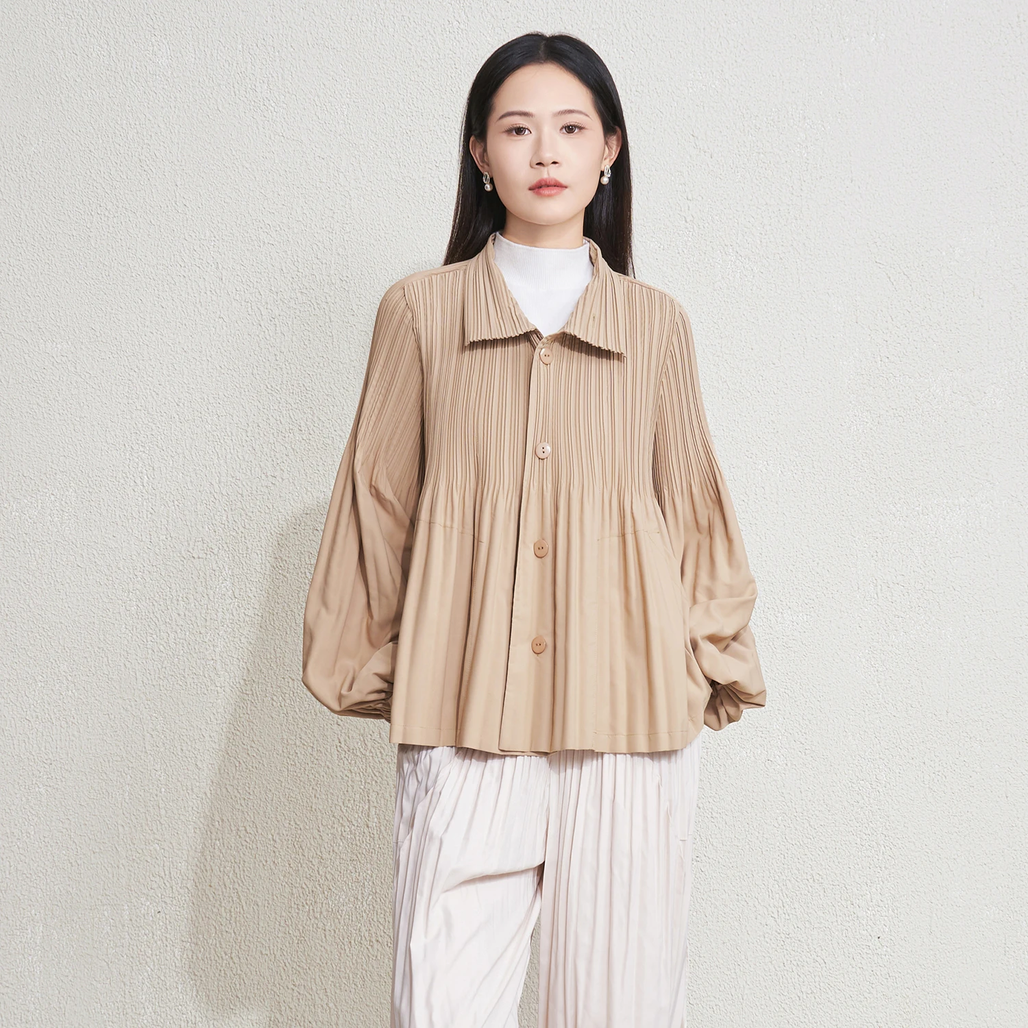 2025 Autumn New Women's Pleated Lantern Sleeve Coat - Loose Slim Fit Collared Button Down Versatile Top