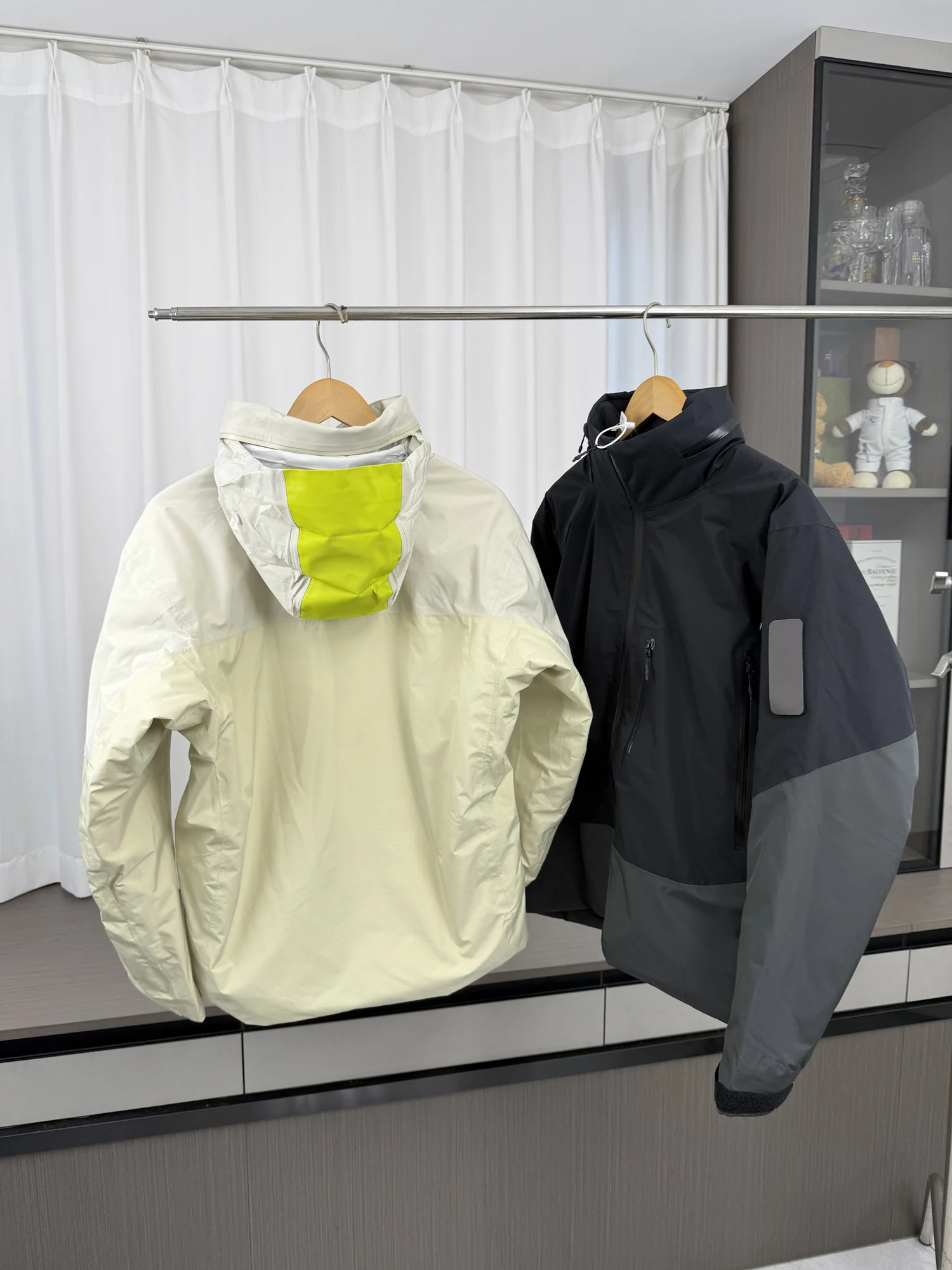 Men's Winter Outdoor Windproof Waterproof Hooded Jacket Cotton Filled Warm Fashionable Urban Style Long Sleeve Standard Fit
