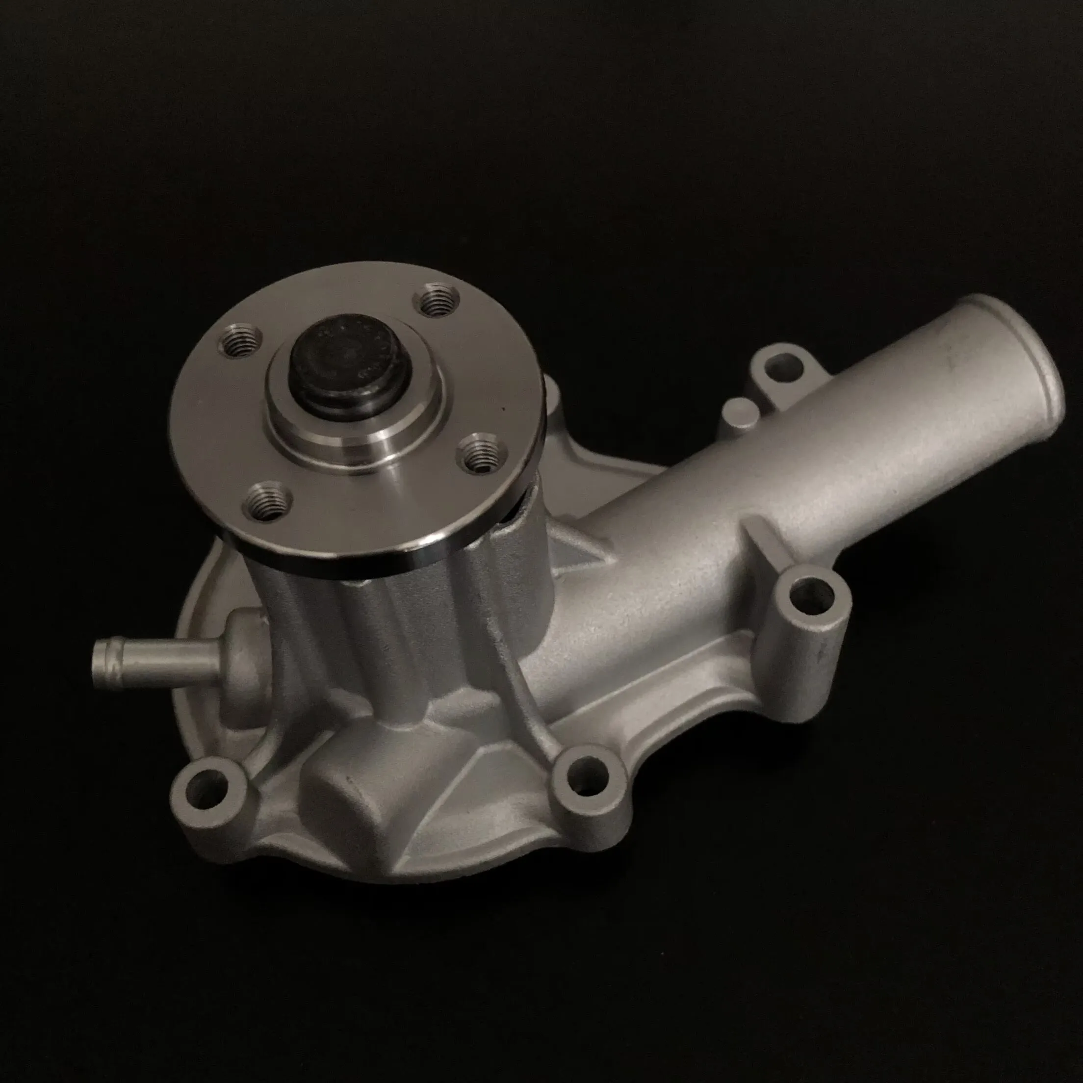 

Водяной насос 58 мм 16251-73032 16251-73034 для двигателя D1105 V1305 V1505 16251-73030 16259-73032 16259-73030