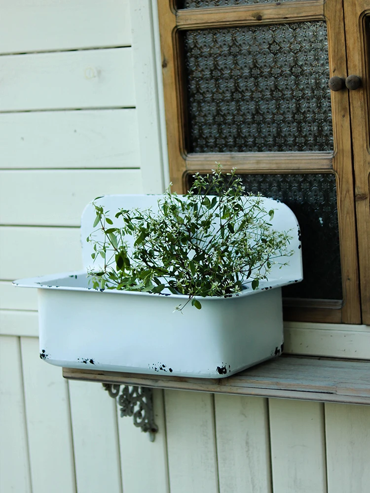 Vintage Rustic Country Style Iron White Single Sink Vanity with Water Faucet Design Wall Mounted Planter for Flowers and Plants