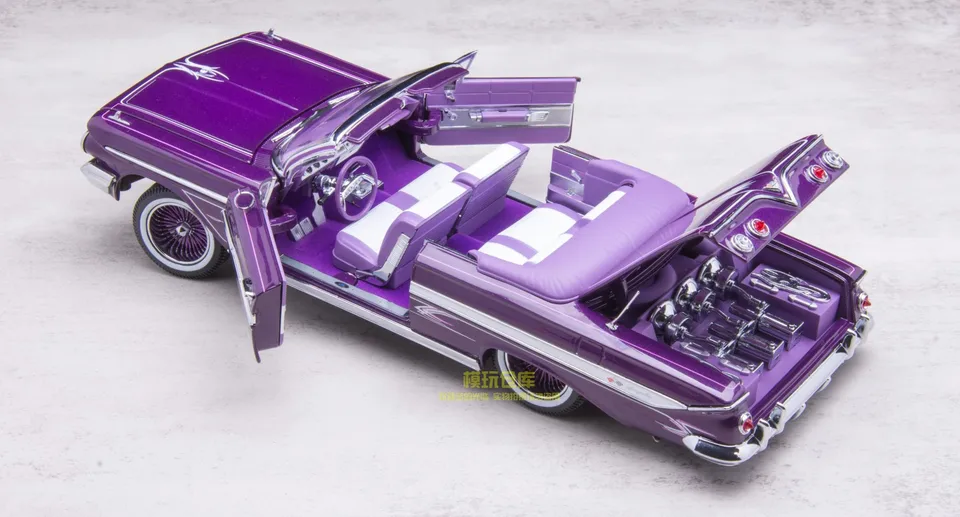 1:18 Chevrolet Impala Lowrider 1961 alloy die-cast miniature