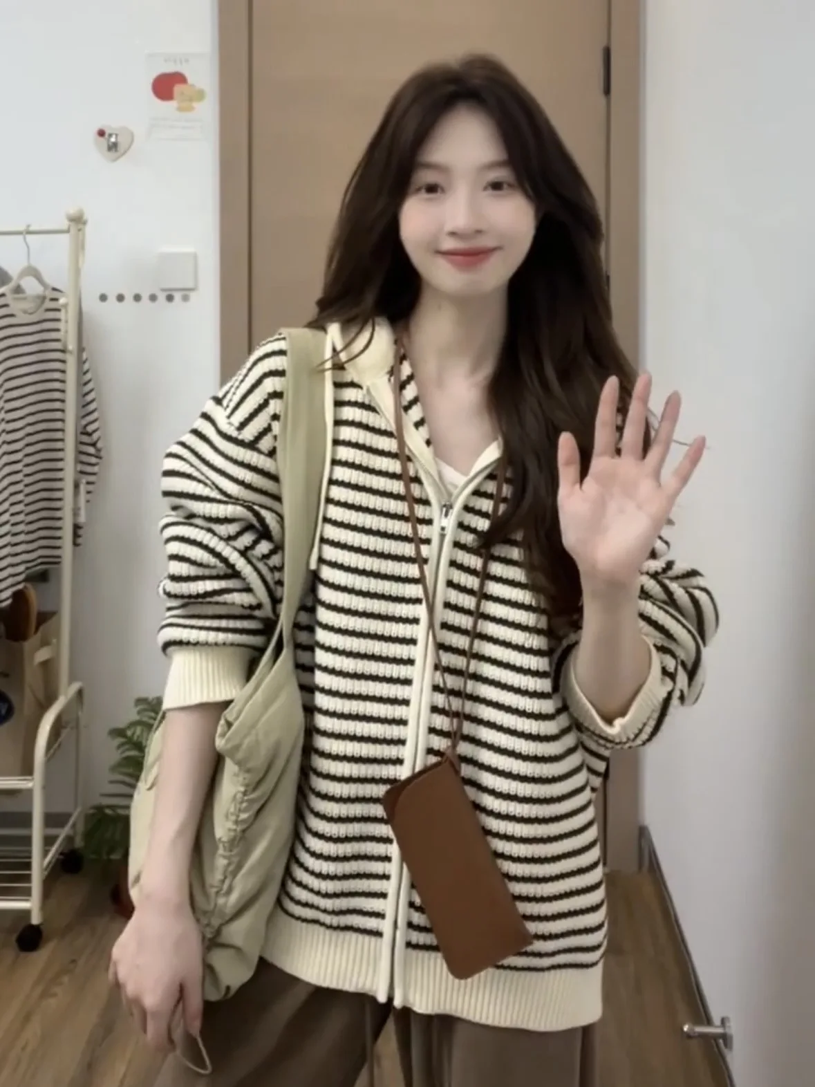 

Женский корейский мягкий полосатый свитер, ленивая молния, стильная куртка с капюшоном, весна-осень, универсальный вязаный кардиган для отдыха, топ