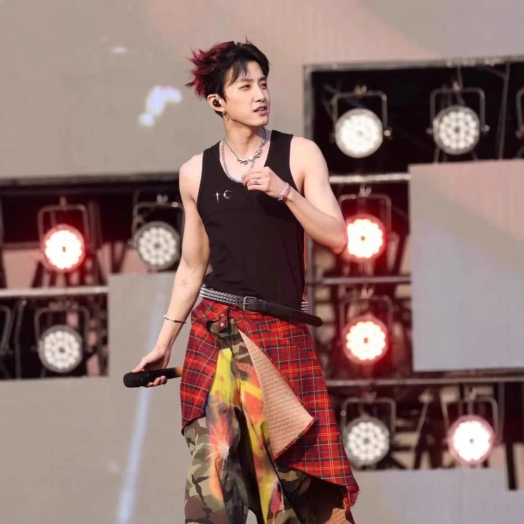 

Thug Club 2026 New American Retro Crew Neck Sleeveless Base Layer Solid Color Metal-Finish Versatile Vest