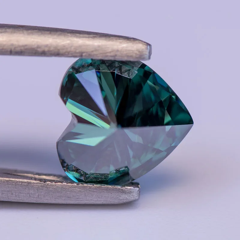 Moissanite Stone Heart Cut Primary Colours Emerald Color Lab Grown Diamond Ewelry Passed Diamond Tester with GRA Certificate