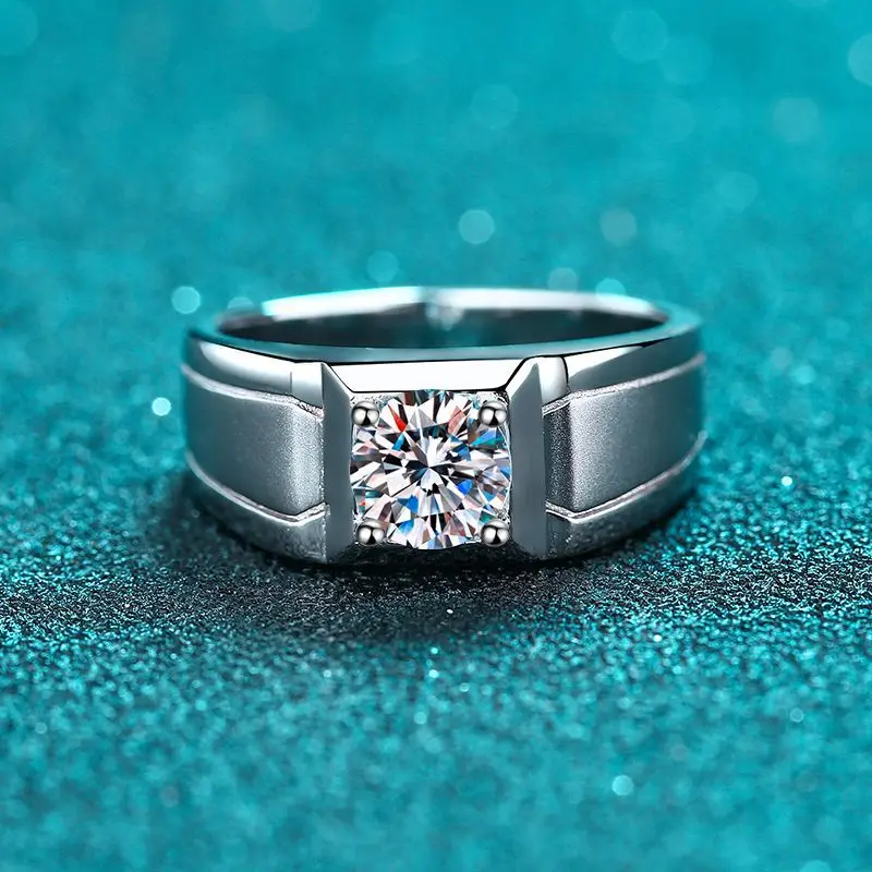 

Men's PT950 Platinum Expandable Pyramid Ring with 0.5-1 Carat Moissanite | 3D hollow structure, authoritative for business