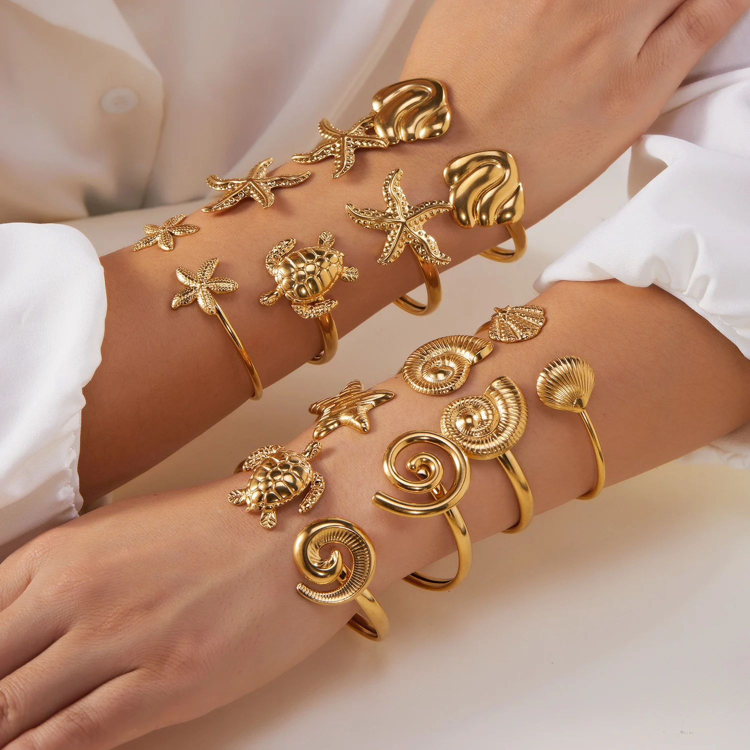 Vintage Stainless Steel Ocean Series Bangle for Women Gold Color Shell Starfish Conch Turtle Bracelet Boho Beach Party Jewelry