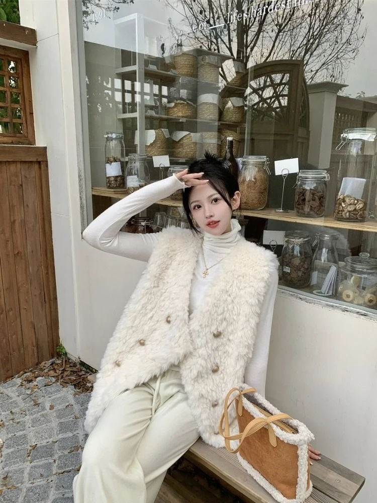 

New Winter Eco Friendly Plush Lamb Vest Korean Style Fashion Outerwear Stylish Versatile for Women