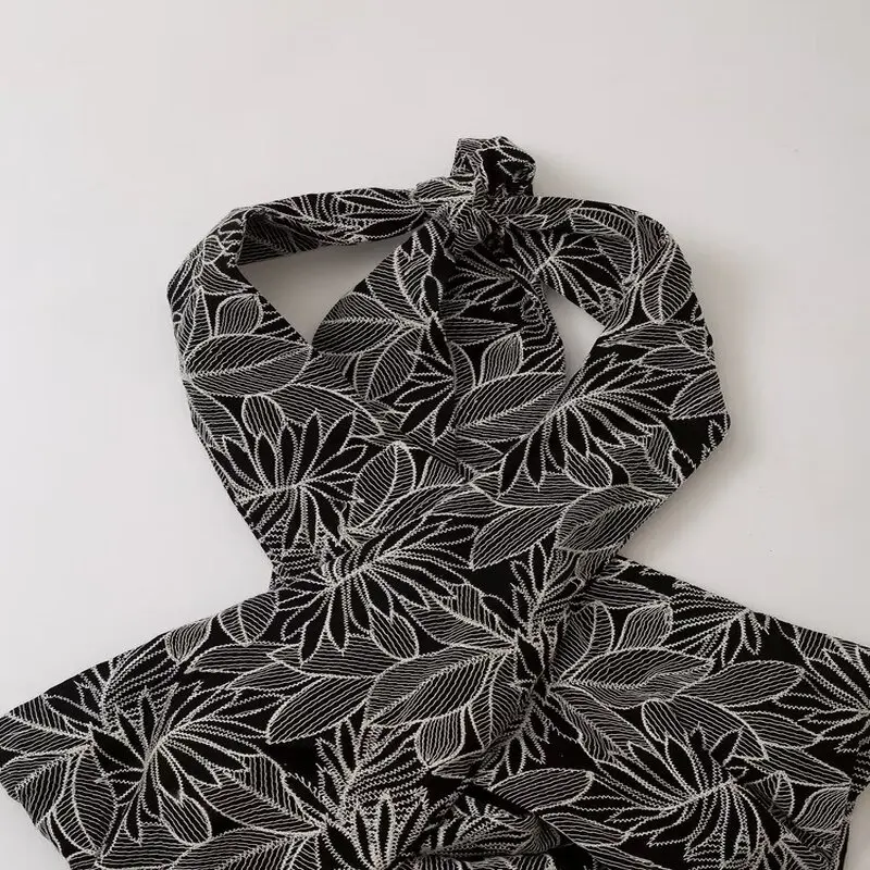 여름 새 잎 자수 가운 넥 교수형 디자인 미디 드레스 여성 패션 통근 스타일 민소매 기타 소재 00%