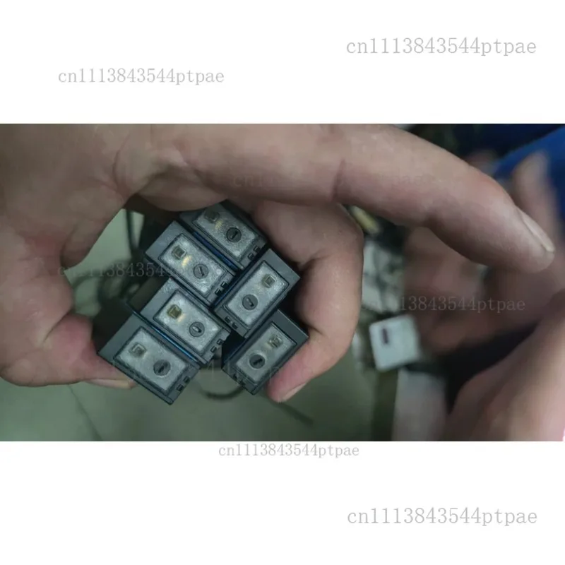 One Wt9-2n130 Photoelectric Switch, Diffuse Reflective, Npn (actual Product Photo)