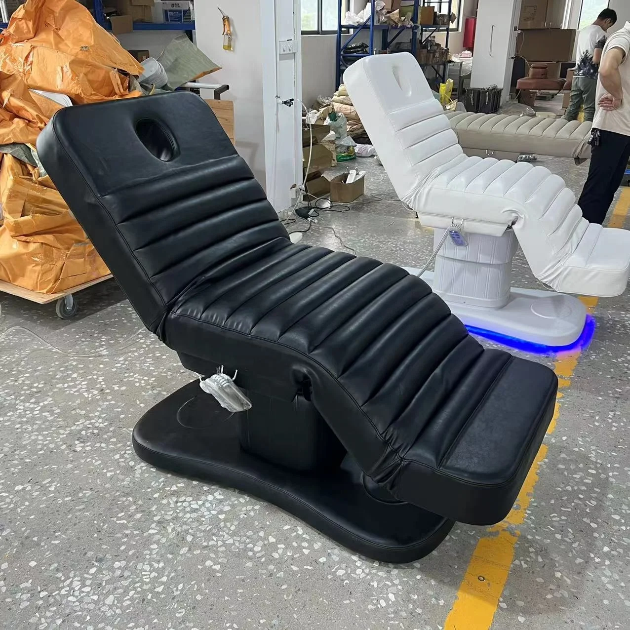 With LED Lightwith Foot Control LED Base 3motor Massage Beauty Bed Color Face Bed Can Be Customized Beauty Salon Furniture