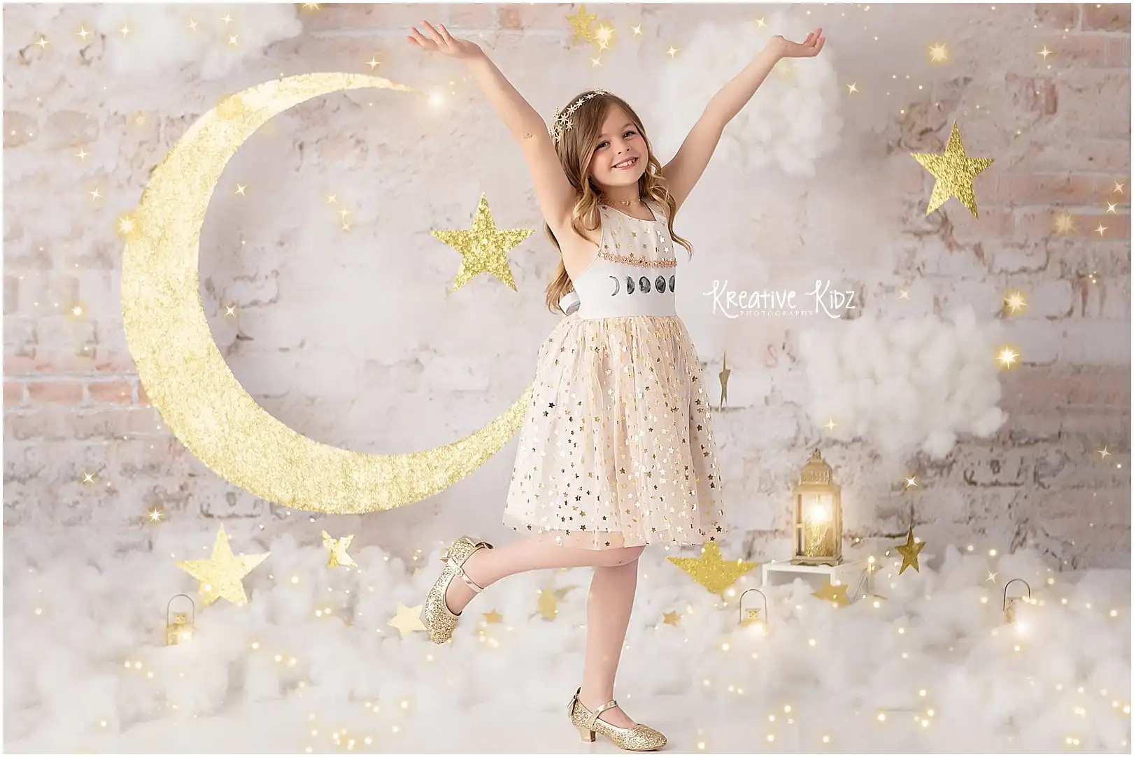 Crescent Moon Backdrops Kids Girl Photography Props Child Baby Cake Smash Birthday Photocall Decors Gold Stars Background