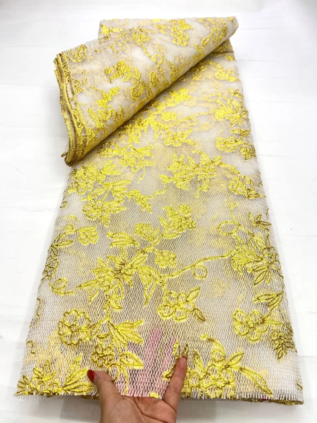 tela-de-encaje-africana-de-5-yardas-de-alta-calidad-2026-tela-de-encaje-de-cordon-nigeriano-amarillo-encaje-de-guipur-soluble-en-agua-para-coser