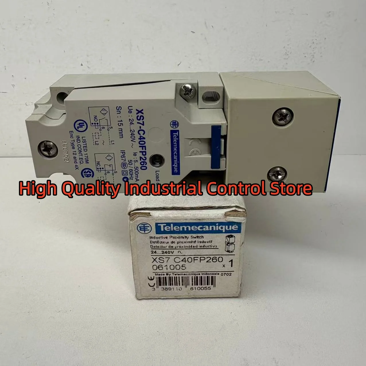 

XS7C40FP260 новый квадратный датчик приближения