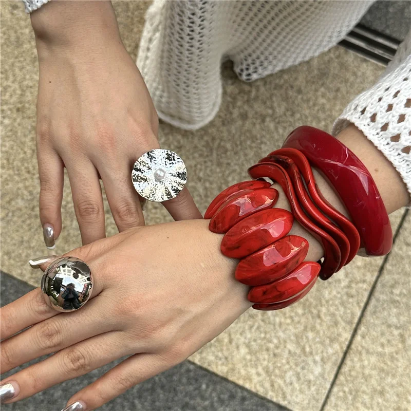 HUANZHI Vintage Dyeing Red Irregular Geometric Exaggerated Resin Bracelet European American Minimalist Charms Jewelry New