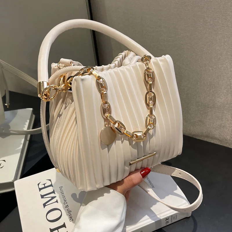 

2025 Trendy Womens Crossbody Bag Fashionable Chain Shoulder Purse Stylish Bucket Bag Unique Versatile