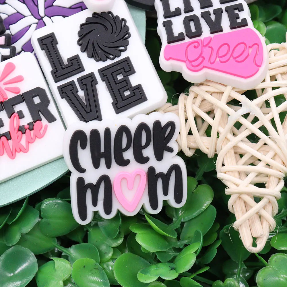 Diskon besar 1 Buah PVC pita Cheer bola sepatu perempuan pesona ibu pasukan desainer sandal aksesoris DIY hadiah pesta