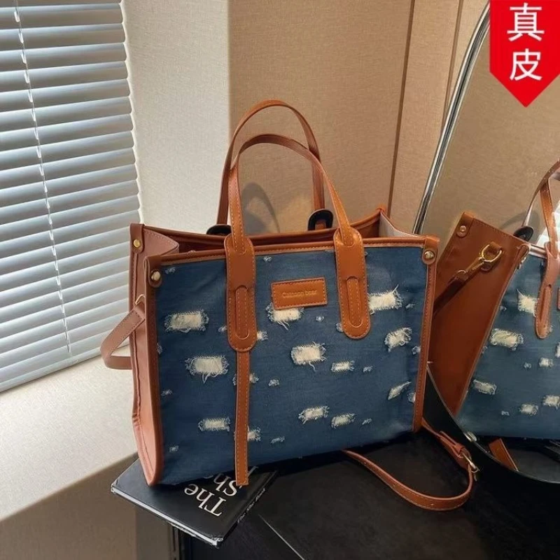 

Leather Handbag Tote Bag Women Fashion Large Capacity Pack Commuting Out Premium Sense Underarm Package Versatile Shoulder Bags