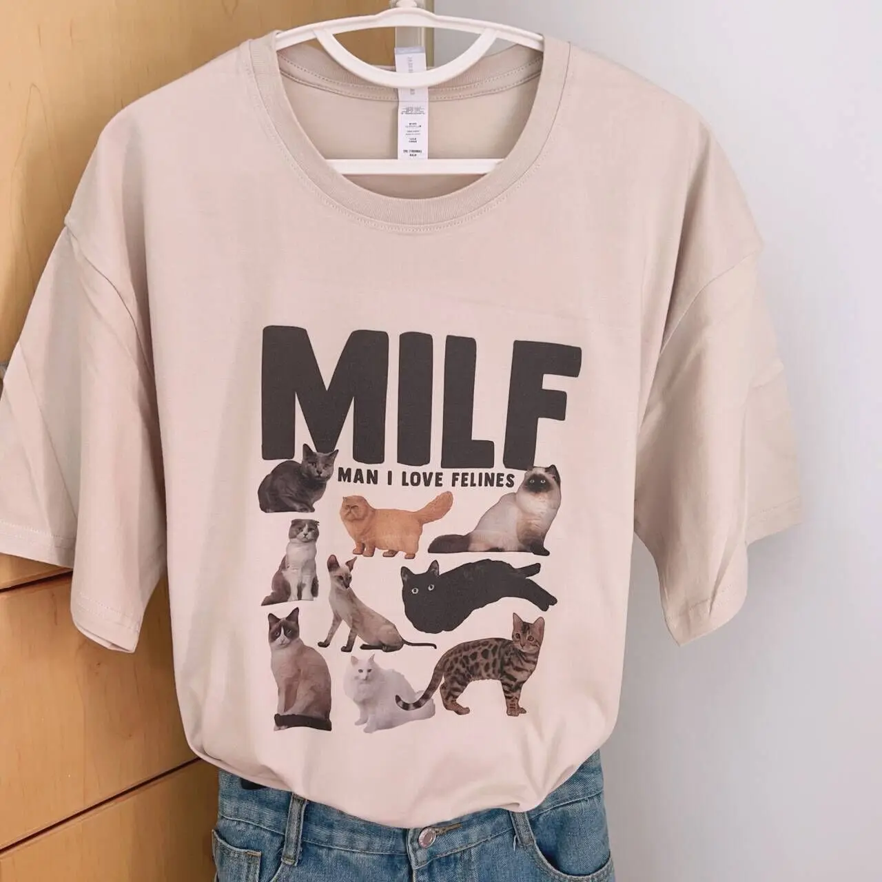 Sunfiz T Shirt Women MILF Cat Print Graphic Tee Kawaii Top Female Clothes Casual Y2k Vintage Aesthetic Streetwear  Flora