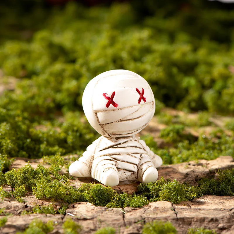 29pcs Micro Landscape Ornament, Halloween Mummy Skull Wizard Ghost Easter Resin Small Halloween New Item,Mummy Doll-like Design