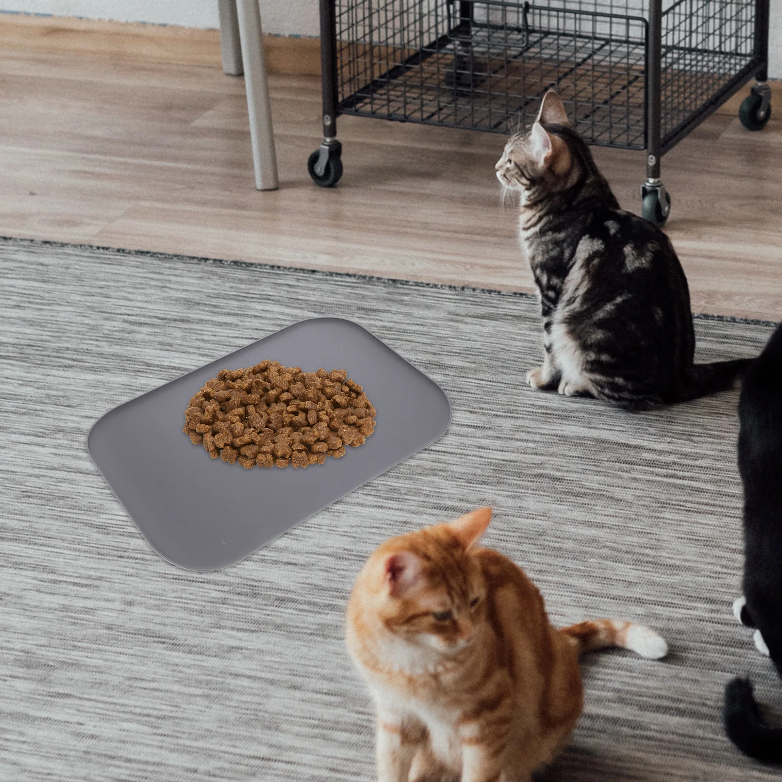 سيليكون الحيوانات الأليفة تغذية حصيرة أثار حافة عدم الانزلاق الكلب القط السلطانية حصيرة مانعة للتسرب مقاومة للماء الغذاء تسرب الحرس سيليكون الحيوانات الأليفة تحديد الموقع