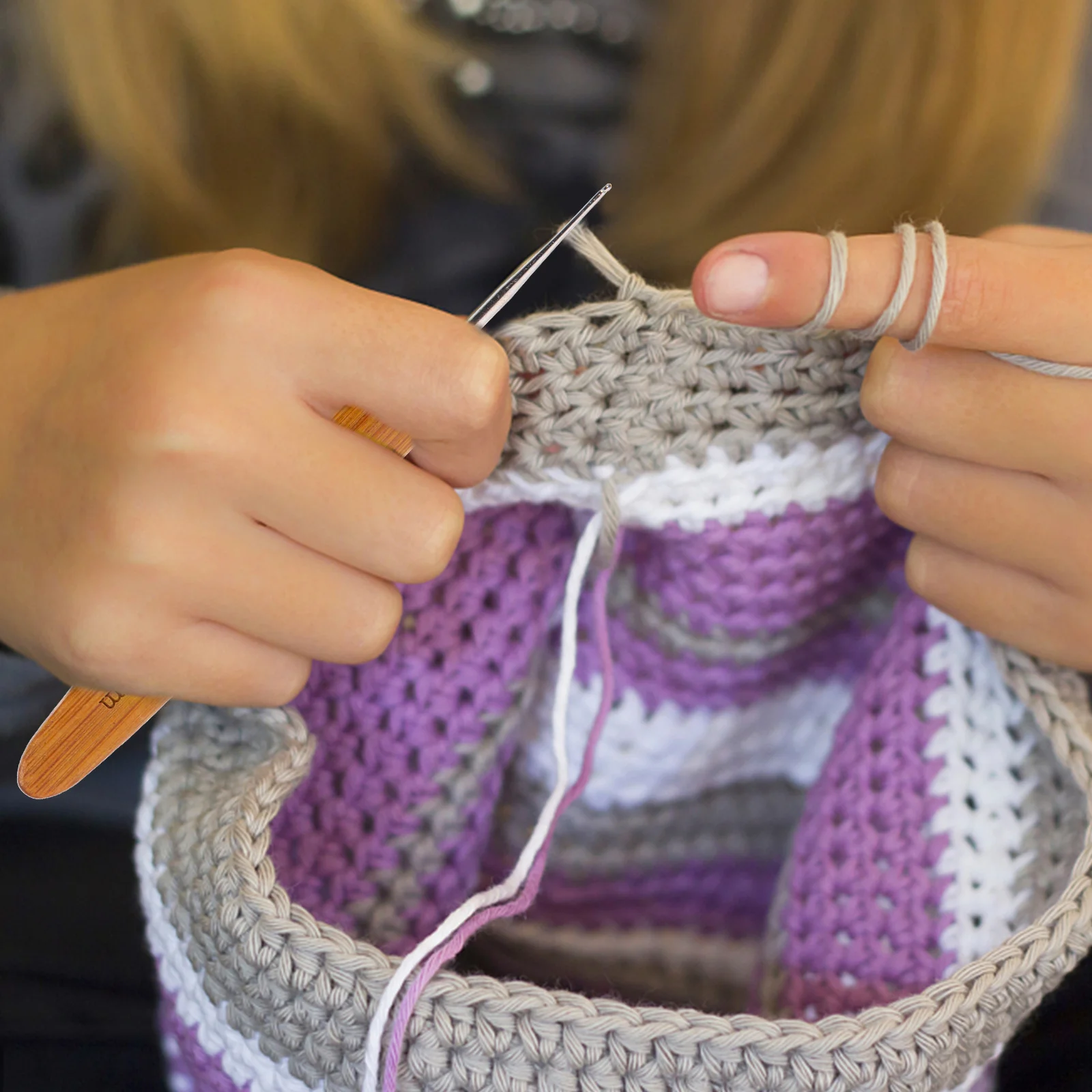 

2Pcs Carbonized Bamboo Knitting Needles Set Smooth Single Pointed Crochet Needles 0.5mm 0.75mm Lightweight Comfortable for Long