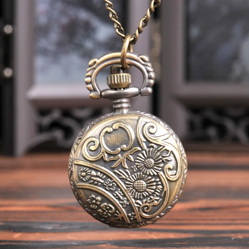 Vintage Small Dial Quartz Pocket Watch for Men Women Transparent Amber Heart Fob Chain Pendant Necklace Clock for Ladies Gift