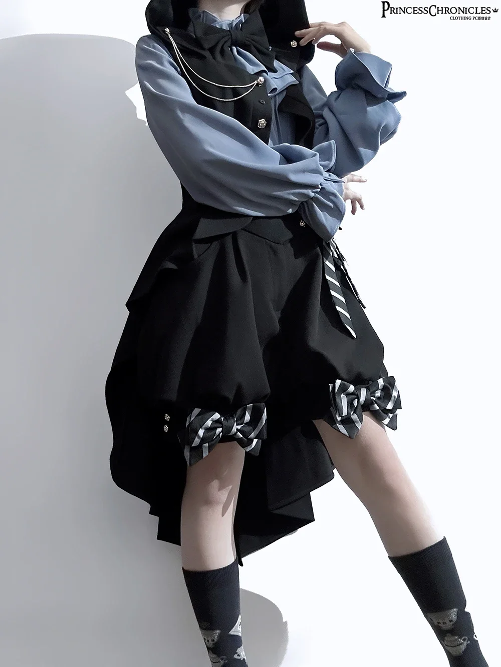 الرجال الأمير نمط لوليتا تأثيري الزي ربيع 2025 قميص طويل الأكمام سترة باردة مجموعة تي شيرتات قصيرة للأطفال للعب الأدوار