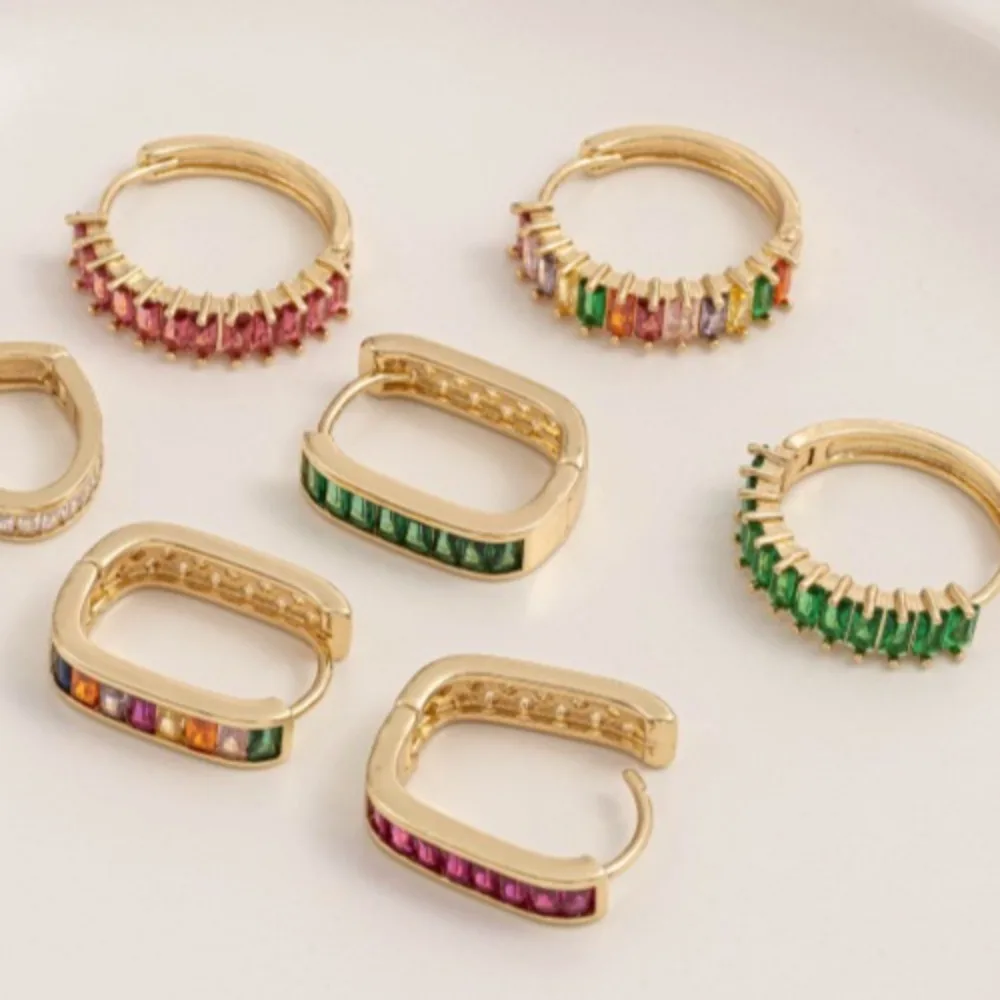 

Copper 14K Gold Color Green Zirconium Red Zirconium Color Round Earrings Heart Ear Buckles Simple Light Luxury Delicate Premium