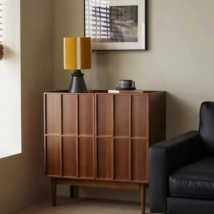 غرفة معيشة جانبية لتناول الطعام من الخشب الصلب مقابل تخزين الحائط في القرون الوسطى وخزانة جانبية بسيطة للتخزين وخزانة منخفضة قديمة #6