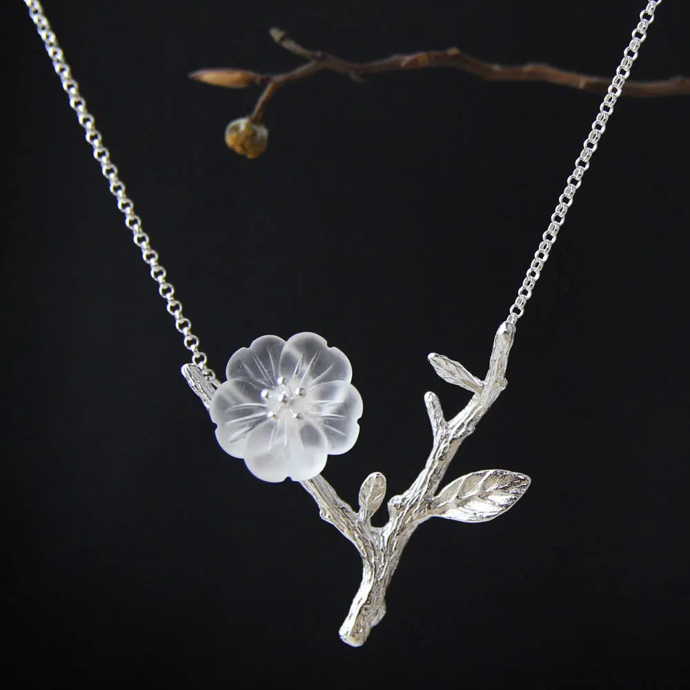 N Flowers in the rain Women's hand-carved white crystal literary S925 sterling silver necklace