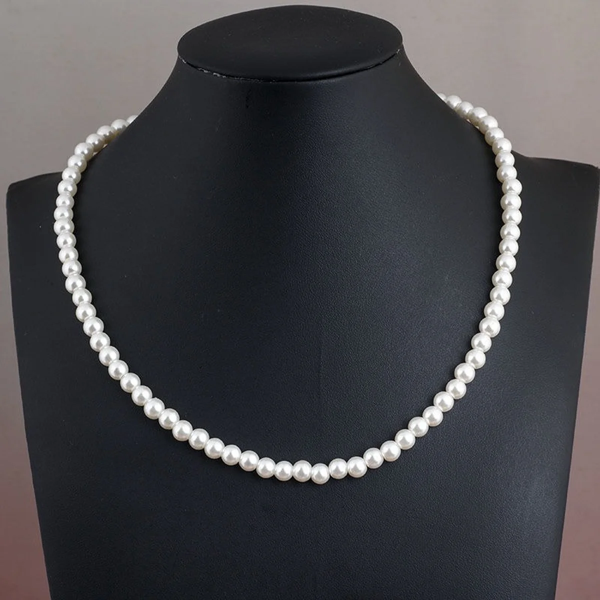 2022 Trend Elegant Jewelry Wedding Big Pearl Necklace For Women Fashion White Imitation Pearl Choker Necklace