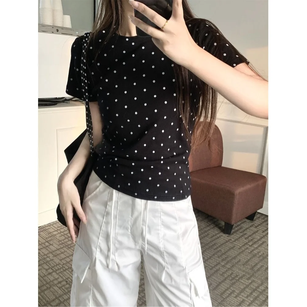 Korean Sle Retro round Ne ort Sve T-irt Women Summer 2025 Polka Dot Slim Fit Inner Wear Top oulder Length
