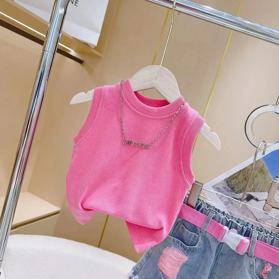 

Girls' Summer Set 2025 New Fashionable Children's Casual Versatile Sleeveless T-shirt Cowboy Shorts 2PCS