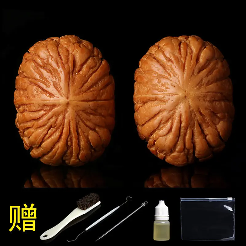 Machine-brushed, with a reddish patina, good quality, old walnut wood, wild-grown, golden silk, monkey head, small hand-held pie